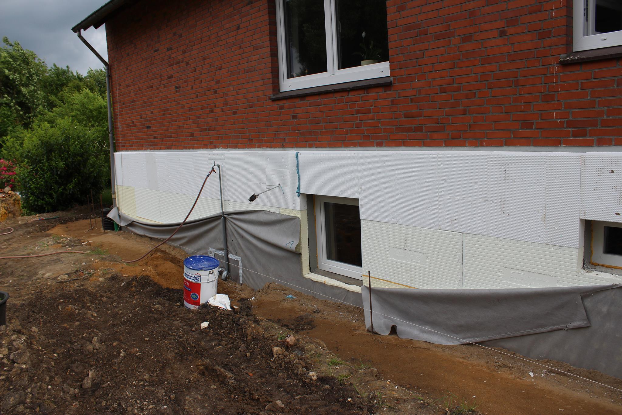 Drainage Arbeiten und Kellerisolierung abgeschlossen Ende Juli